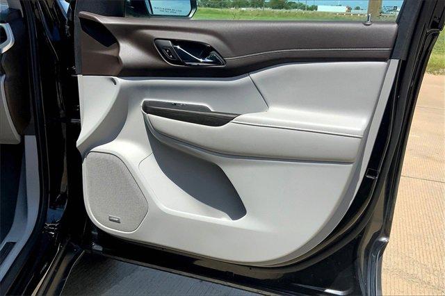 2023 GMC Acadia Vehicle Photo in TOPEKA, KS 66609-0000