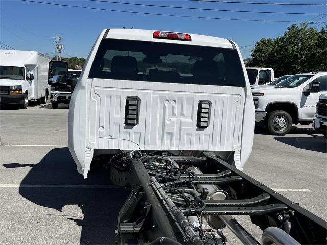 2024 Chevrolet Silverado 3500 HD Chassis Cab Vehicle Photo in ALCOA, TN 37701-3235