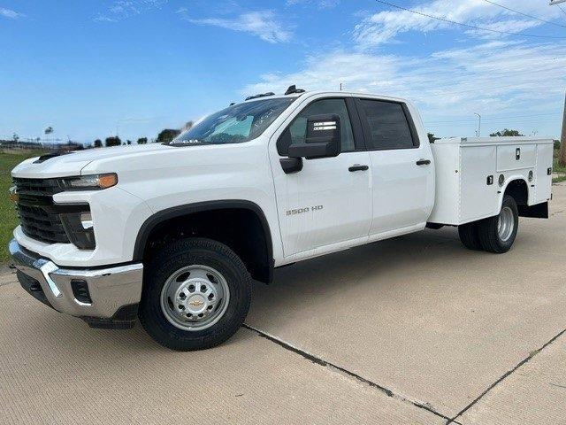 2024 Chevrolet Silverado 3500 HD Chassis Cab Vehicle Photo in TOPEKA, KS 66609-0000