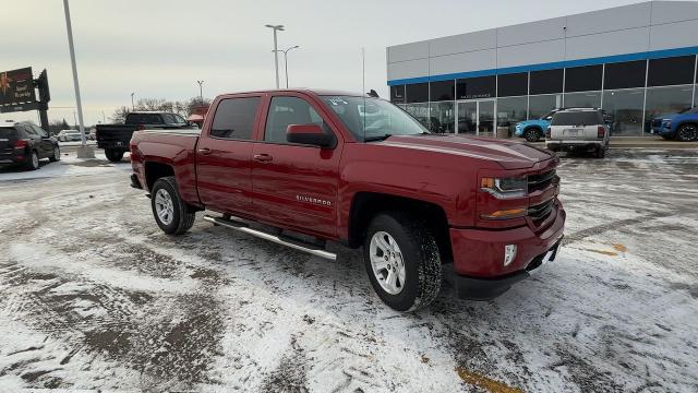 Used 2018 Chevrolet Silverado 1500 LT with VIN 3GCUKREC9JG318005 for sale in Saint Cloud, Minnesota