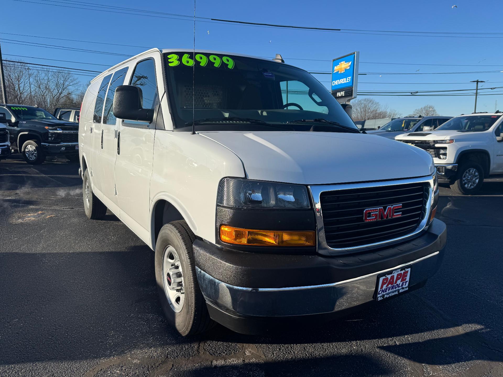 2022 GMC Savana Cargo 2500 Vehicle Photo in SOUTH PORTLAND, ME 04106-1997