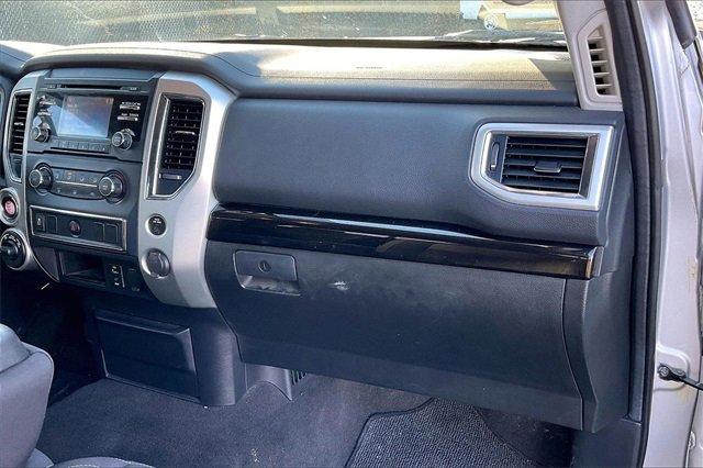 2017 Nissan Titan Vehicle Photo in INDEPENDENCE, MO 64055-1314