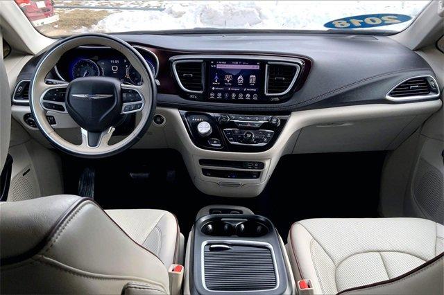 2018 Chrysler Pacifica Vehicle Photo in KANSAS CITY, MO 64114-4502