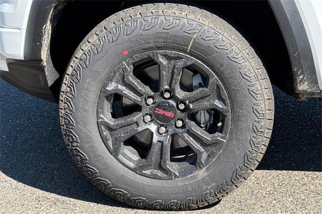 2025 GMC Canyon Vehicle Photo in ELK GROVE, CA 95757-8703