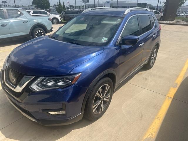Used 2017 Nissan Rogue SL with VIN 5N1AT2MT0HC867870 for sale in Shreveport, LA