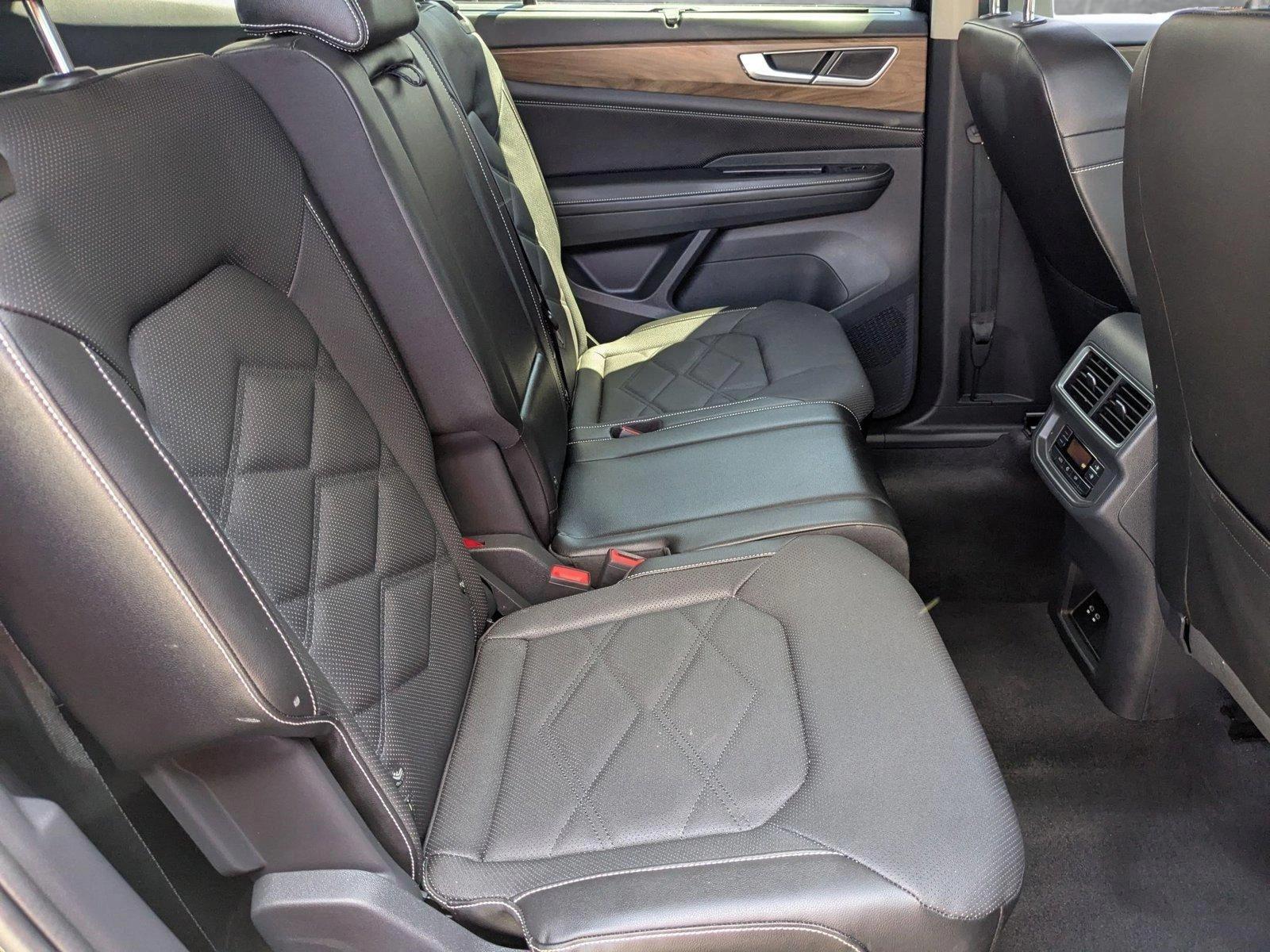 2024 Volkswagen Atlas Vehicle Photo in Wesley Chapel, FL 33544