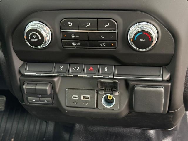 2025 GMC Sierra 2500 HD Vehicle Photo in COLUMBIA, MO 65203-3903