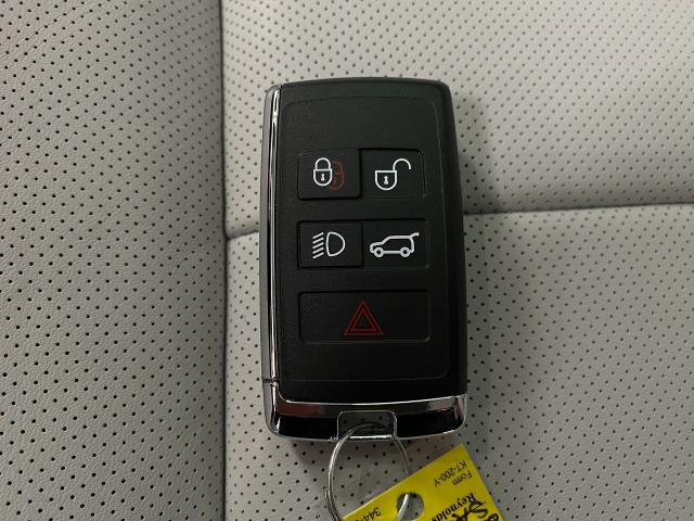 2025 Range Rover Sport Vehicle Photo in Appleton, WI 54913