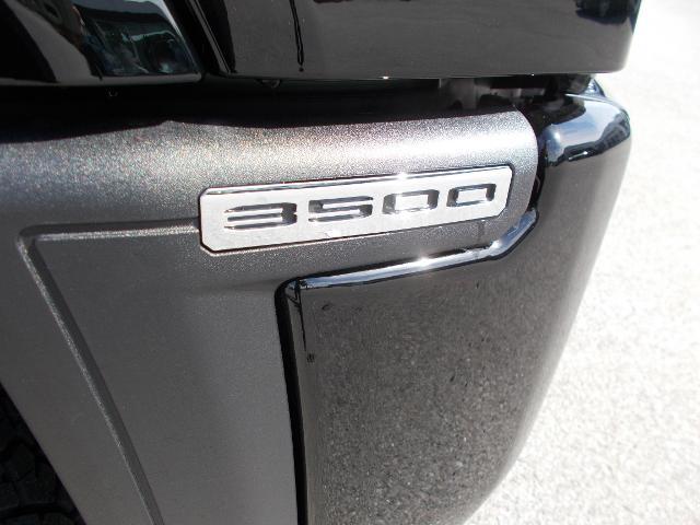 2025 GMC Sierra 3500HD Vehicle Photo in LOWELL, MA 01852-4336