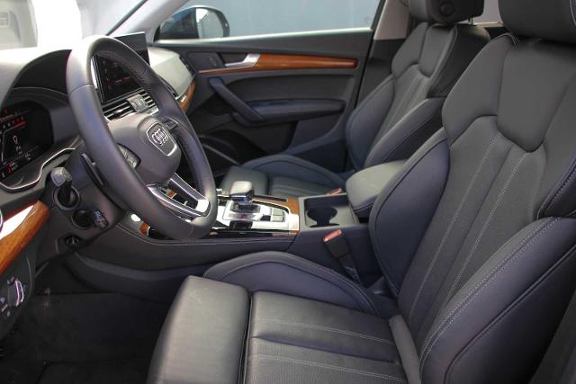 2024 Audi Q5 Vehicle Photo in SUGAR LAND, TX 77478
