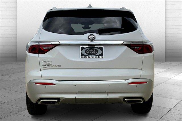 2024 Buick Enclave Vehicle Photo in TOPEKA, KS 66609-0000