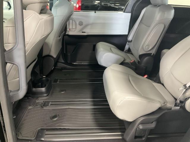 2025 Toyota Sienna Vehicle Photo in Oshkosh, WI 54904