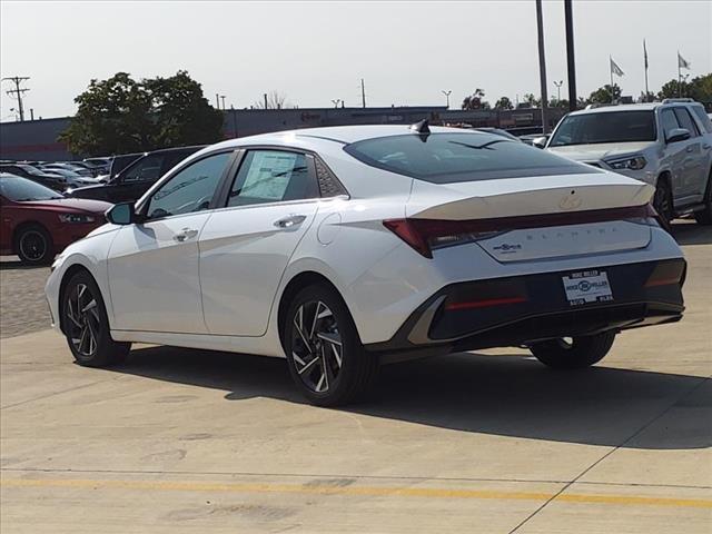 2024 Hyundai ELANTRA Vehicle Photo in Peoria, IL 61615