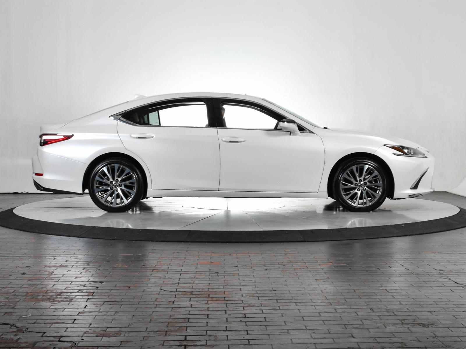 2021 Lexus ES 350 Vehicle Photo in DALLAS, TX 75235