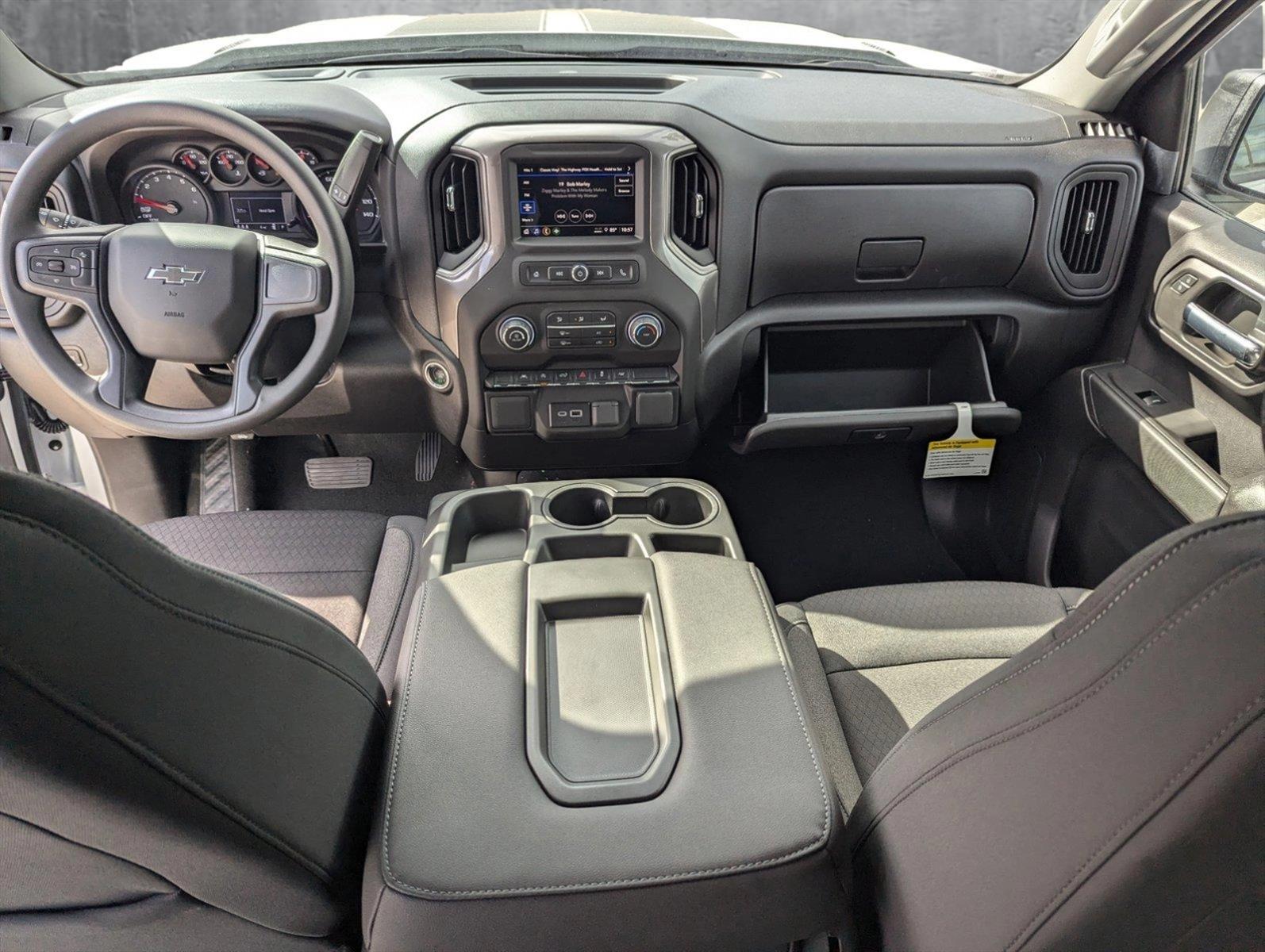 2025 Chevrolet Silverado 1500 Vehicle Photo in PEMBROKE PINES, FL 33024-6534