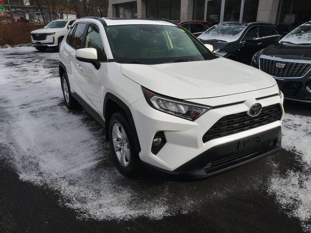 2019 Toyota RAV4 Vehicle Photo in LEOMINSTER, MA 01453-2952