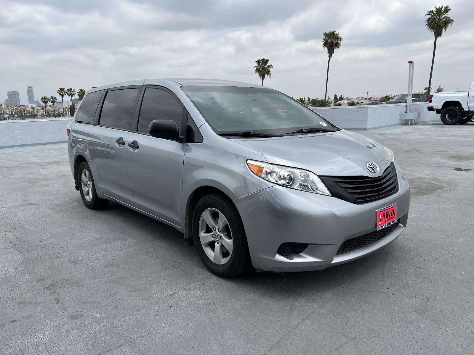 2017 Toyota Sienna Vehicle Photo in LOS ANGELES, CA 90007-3794
