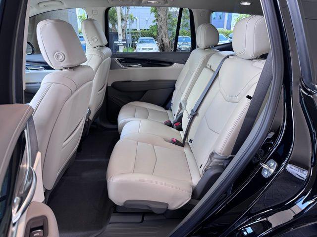 2025 Cadillac XT6 Vehicle Photo in DELRAY BEACH, FL 33483-3294