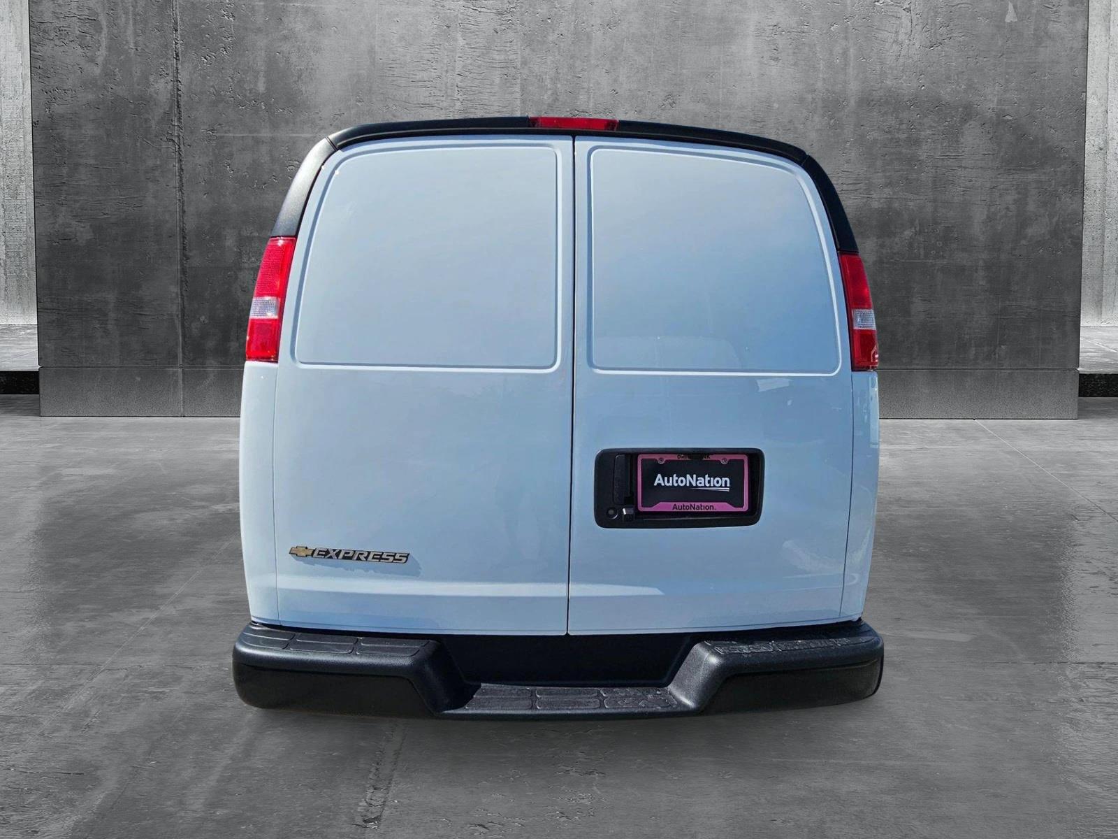 2025 Chevrolet Express Cargo 2500 Vehicle Photo in GREENACRES, FL 33463-3207