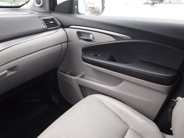 2019 Honda Ridgeline Vehicle Photo in MADISON, IN 47250-1611