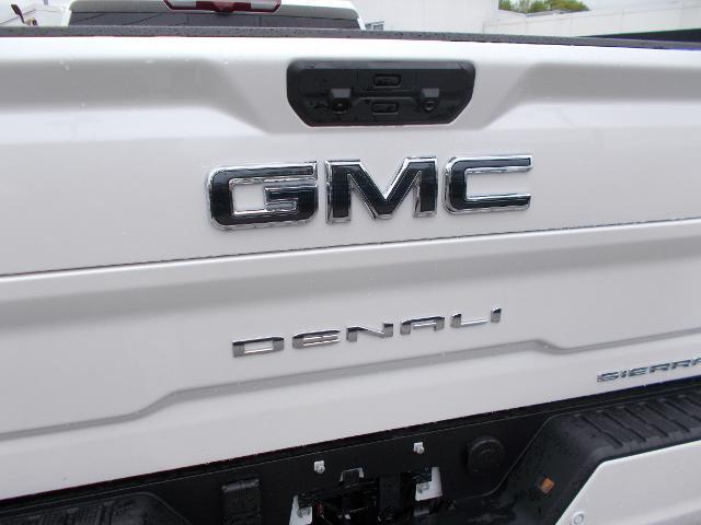 2025 GMC Sierra 2500 HD Vehicle Photo in LOWELL, MA 01852-4336