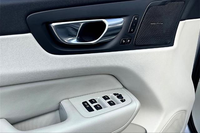 2025 Volvo XC60 Plug-In Hybrid Vehicle Photo in Houston, TX 77007