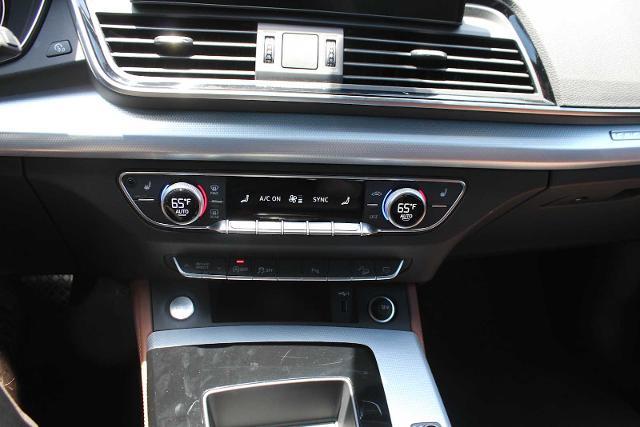 2024 Audi Q5 Vehicle Photo in HOUSTON, TX 77090