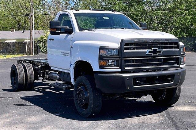 2024 Chevrolet Silverado Chassis Cab Vehicle Photo in INDEPENDENCE, MO 64055-1314