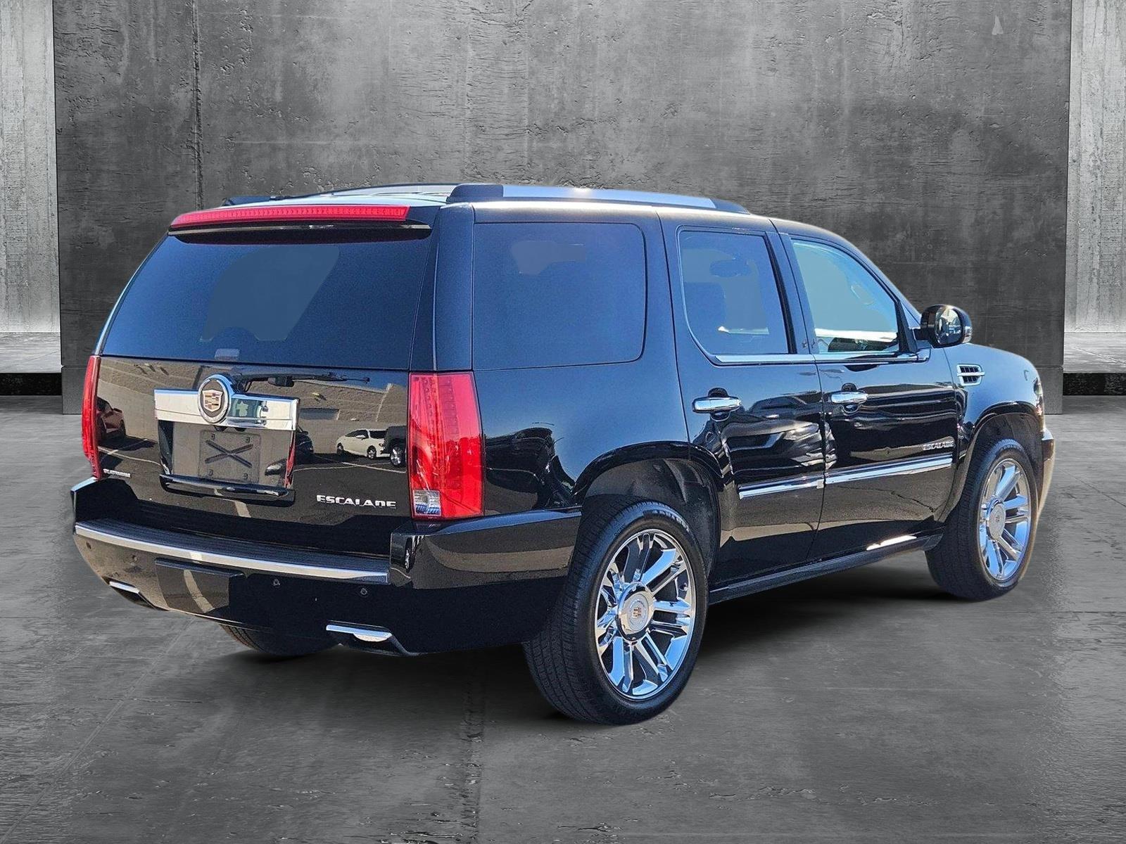 2013 Cadillac Escalade Vehicle Photo in GILBERT, AZ 85297-0446