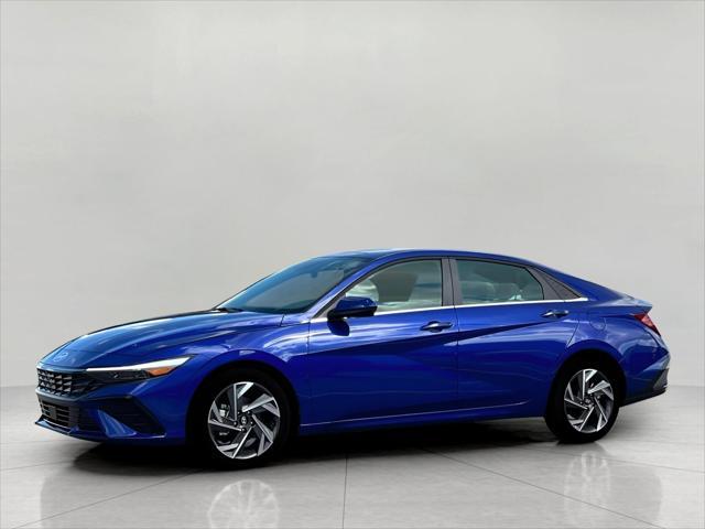 2025 Hyundai ELANTRA Vehicle Photo in Green Bay, WI 54304