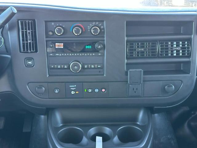2024 Chevrolet Express Cargo 2500 Vehicle Photo in COLUMBIA, MO 65203-3903
