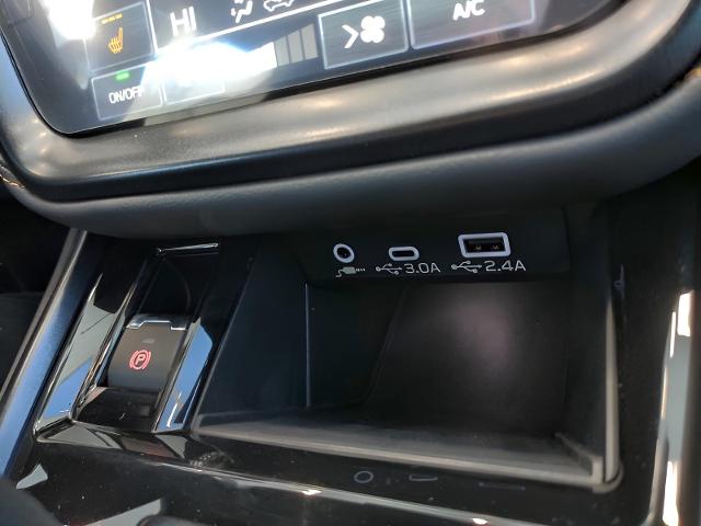 2025 Subaru Outback Vehicle Photo in Green Bay, WI 54304