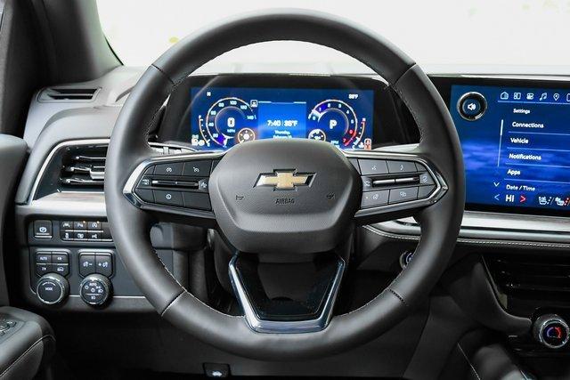 2025 Chevrolet Suburban Vehicle Photo in EVERETT, WA 98203-5662