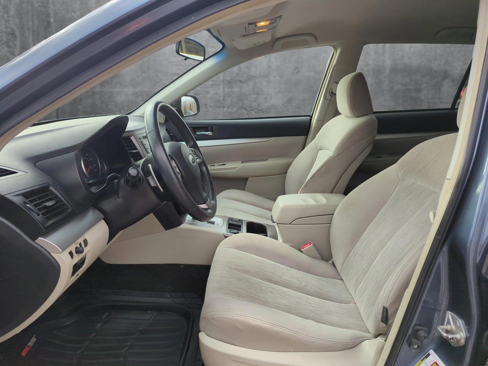 2013 Subaru Outback Vehicle Photo in Memphis, TN 38125