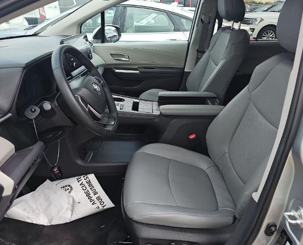 2024 Toyota Sienna Vehicle Photo in San Antonio, TX 78230