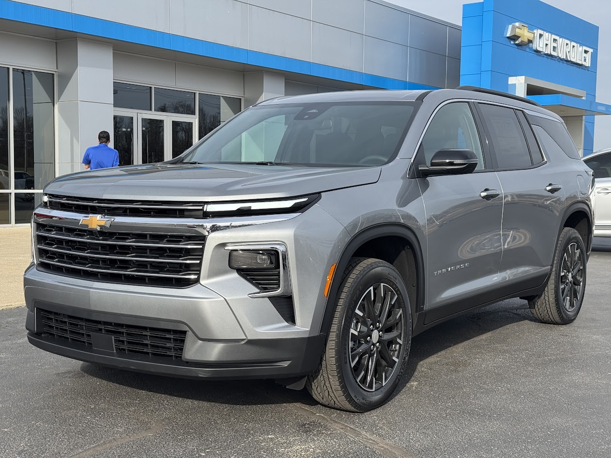 2025 Chevrolet Traverse Vehicle Photo in BOONVILLE, IN 47601-9633