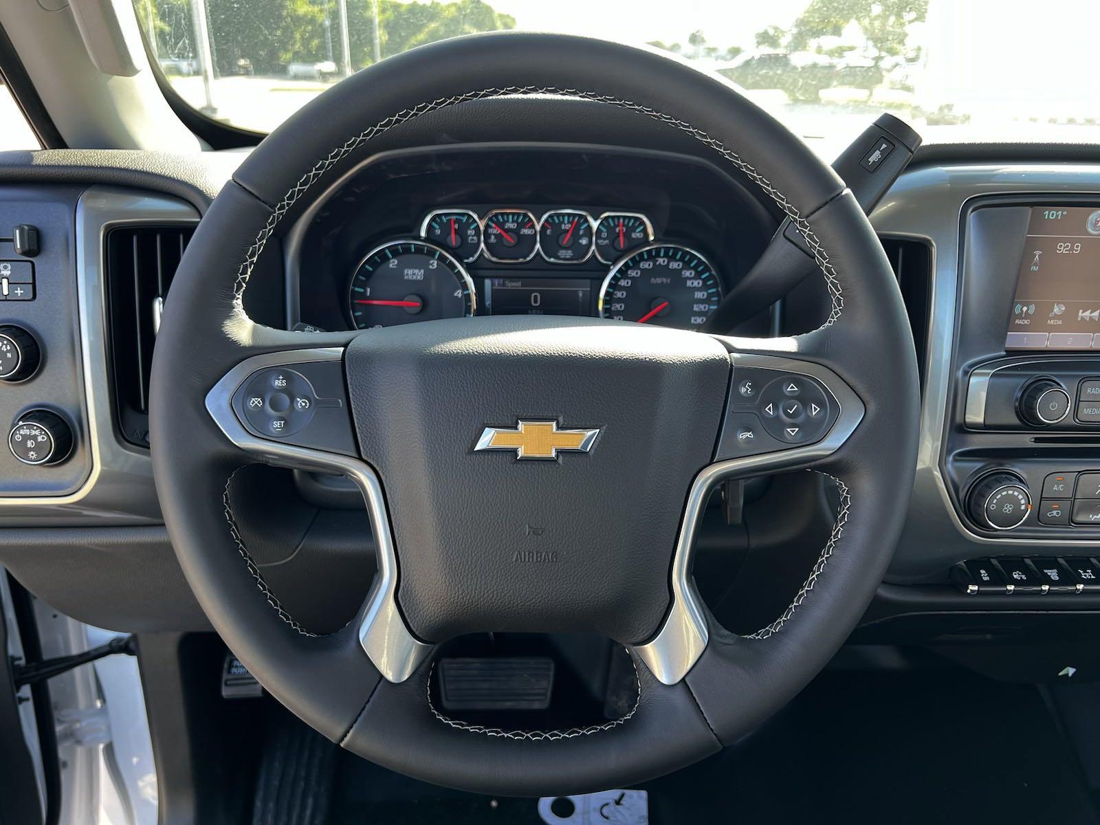 2024 Chevrolet Silverado 6500 HD Vehicle Photo in GEORGETOWN, TX 78626-7508