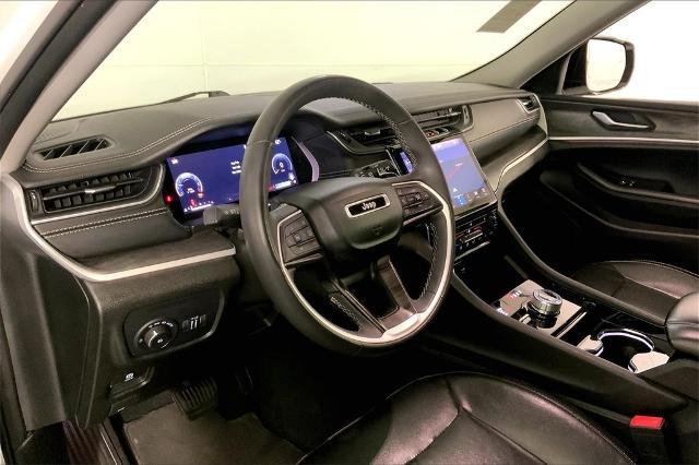 2023 Jeep Grand Cherokee Vehicle Photo in Kansas City, MO 64114