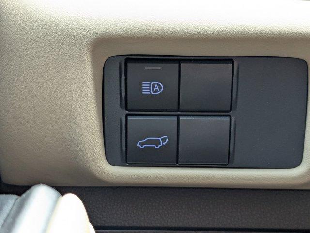 2021 Toyota Highlander Vehicle Photo in BRUNSWICK, GA 31525-1881