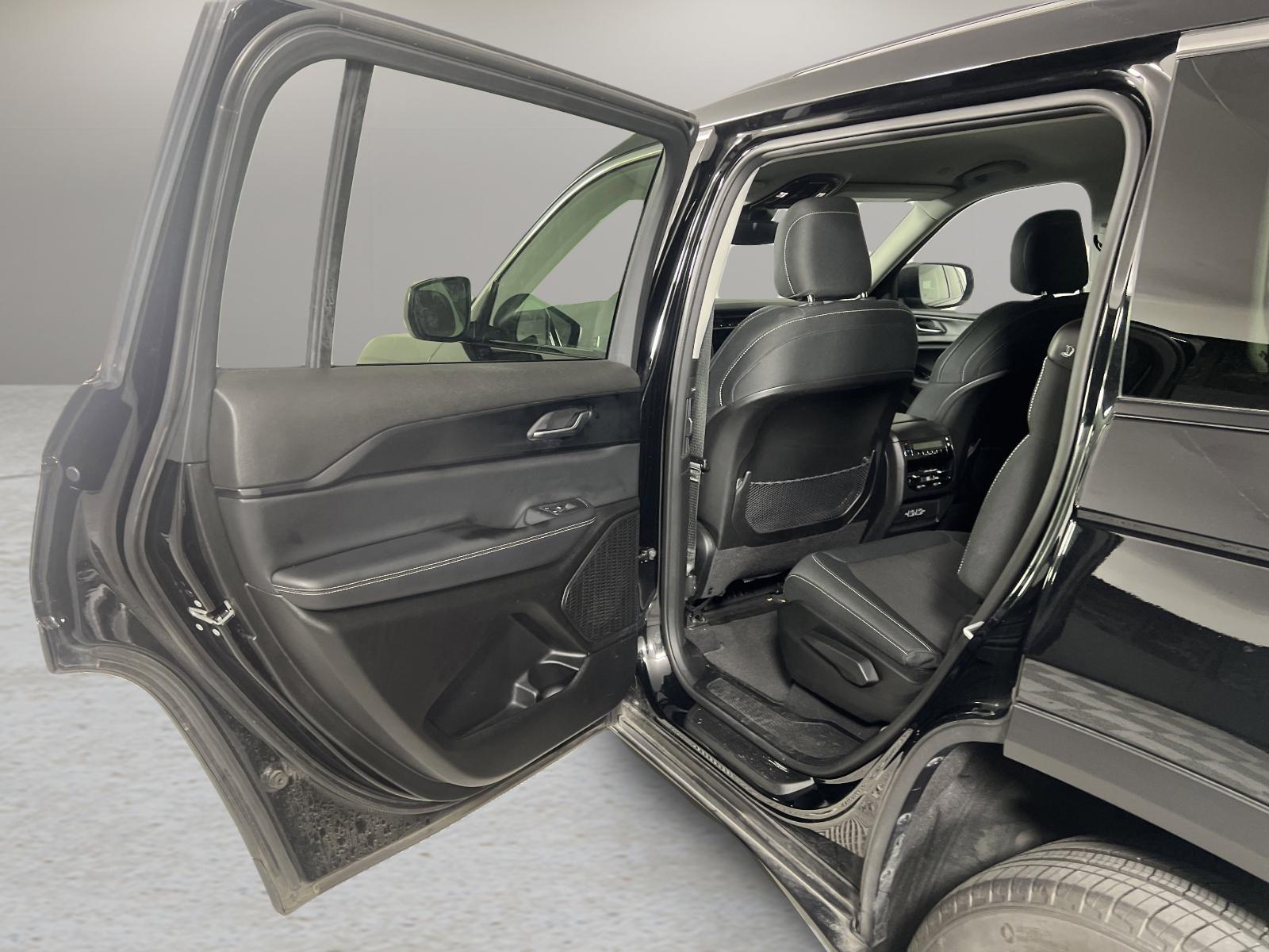2023 Jeep Grand Cherokee L Vehicle Photo in Georgetown, TX 78626