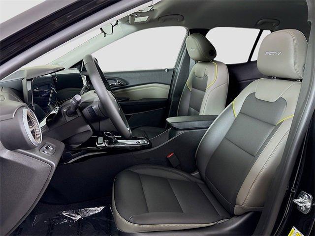 2025 Chevrolet Trax Vehicle Photo in PUYALLUP, WA 98371-4149
