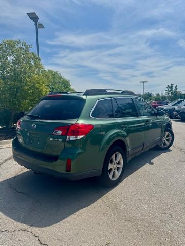 2013 Subaru Outback Vehicle Photo in Lees Summit, MO 64086