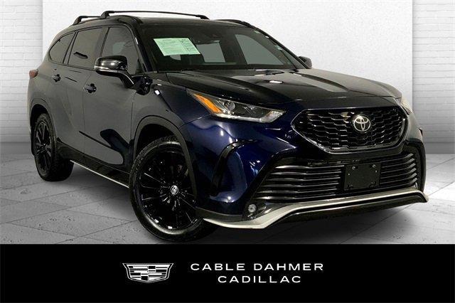 2023 Toyota Highlander Vehicle Photo in KANSAS CITY, MO 64114-4545