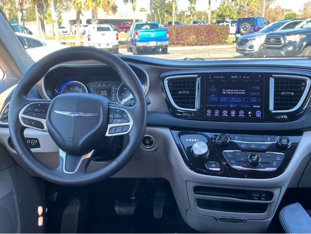 2017 Chrysler Pacifica Vehicle Photo in BEAUFORT, SC 29906-4218