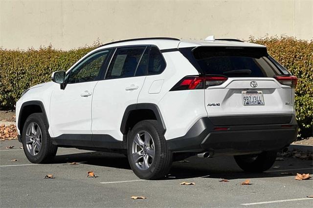 2022 Toyota RAV4 XLE photo 6