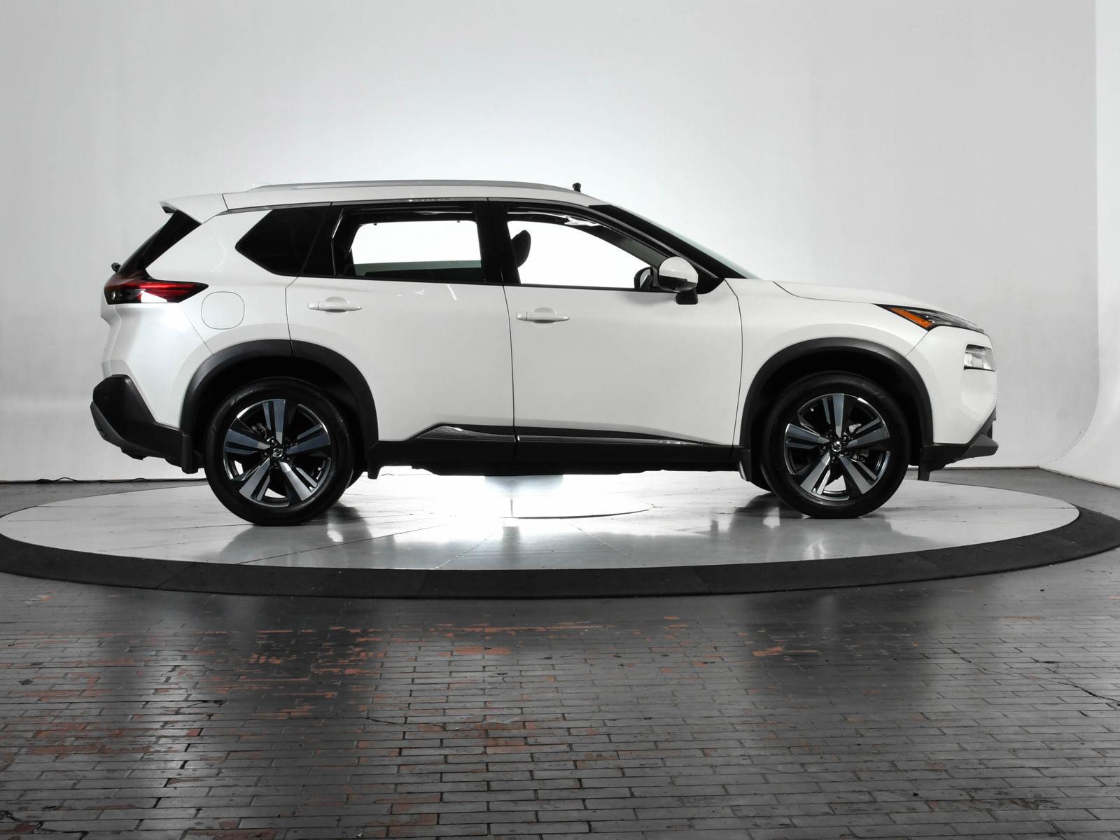 2021 Nissan Rogue Vehicle Photo in DALLAS, TX 75235