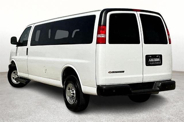 2022 Chevrolet Express Passenger Vehicle Photo in Grapevine, TX 76051