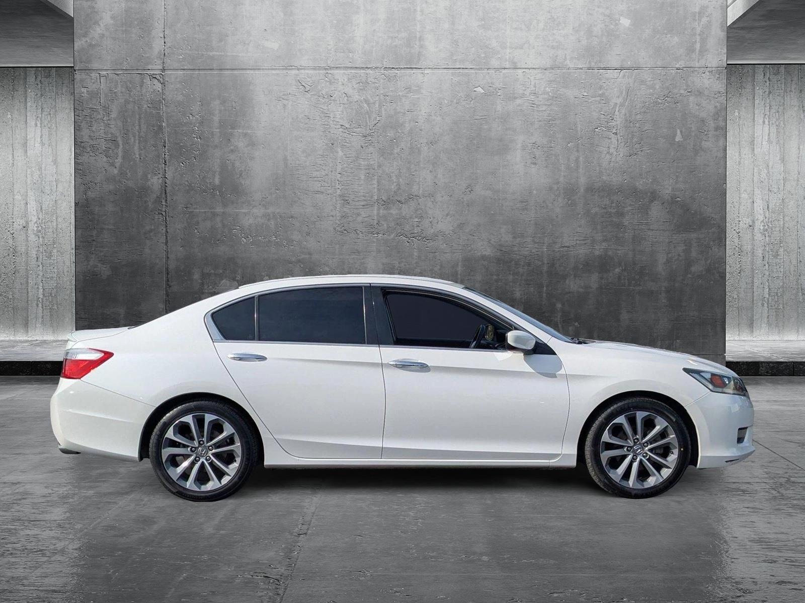 2015 Honda Accord Sedan Vehicle Photo in VALENCIA, CA 91355-1705