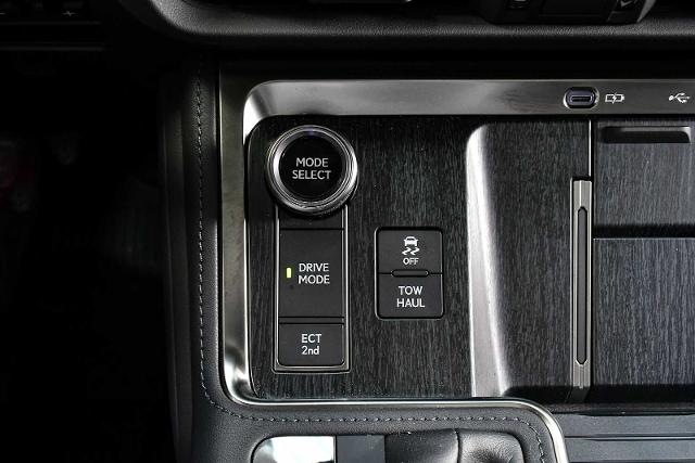 2024 Lexus GX 550 Vehicle Photo in DALLAS, TX 75235