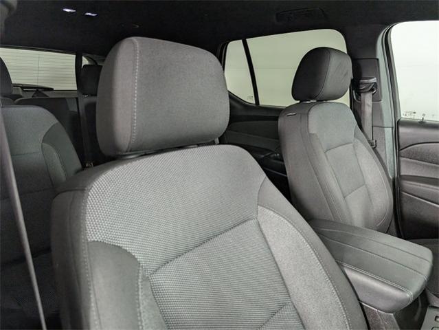 2022 Chevrolet Traverse Vehicle Photo in ENGLEWOOD, CO 80113-6708